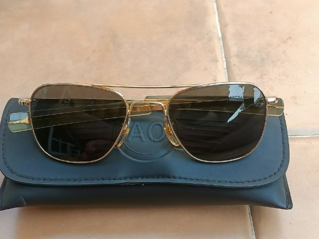 Vintage AO American Optical 23 K. PILOT SPORT Size 20 52 Usa.made 1970 ตัวเก่า เลนส์เขียวใสเดิม กรอบทองสวยมาก พร้อมซองเดิม สภาพกิ้บ หายากมาก รูปที่ 8