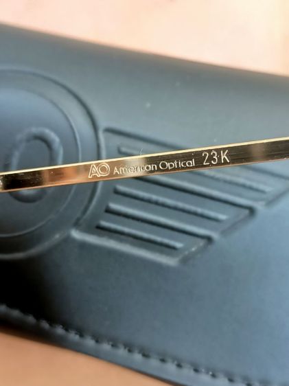 Vintage AO American Optical 23 K. PILOT SPORT Size 20 52 Usa.made 1970 ตัวเก่า เลนส์เขียวใสเดิม กรอบทองสวยมาก พร้อมซองเดิม สภาพกิ้บ หายากมาก รูปที่ 3
