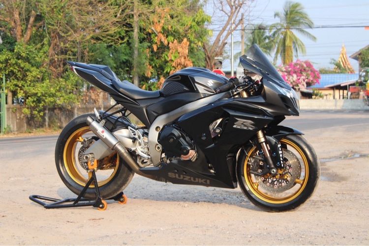 suzuki gsxr1000r L1-2
