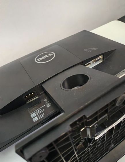 มีนะคะ ขายจอคอม มือสอง  LED 19” DELL รุ่น E1916H 
ใช้งานได้ปกติ เจ้าของขายเองค่ะ 

 รูปที่ 6
