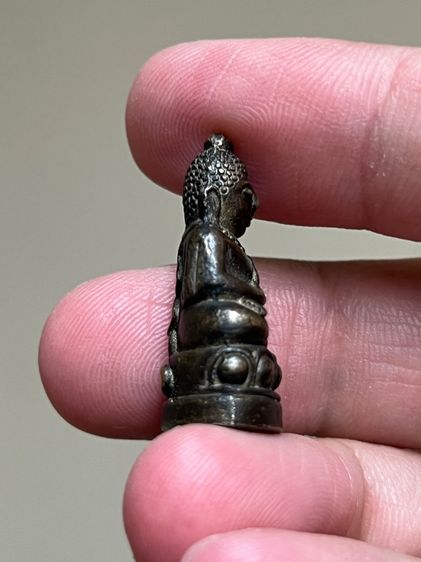 พระหล่อเก่า รูปที่ 4