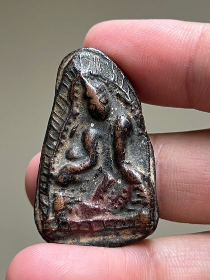 พระเนื้อดินเก่า