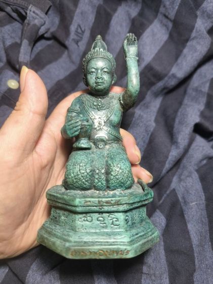 หลวงปู่หงษ์พรหมปัญโญ พี่กุมารทองเพชร ขนาดบูชา3นิ้ว เนื้อ สัม ฤทธิ์ศิลา รุ่น 2 รุ่นนั่งรวย ปี 2546