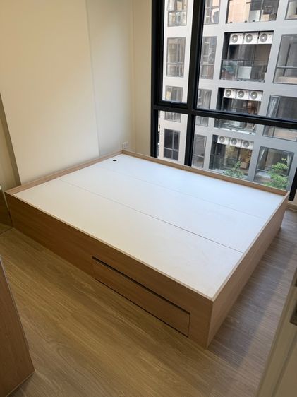 ควีน ของใหม่ ฐานเตียง 5 ฟุต มี 1 ลิ้นชักข้าง