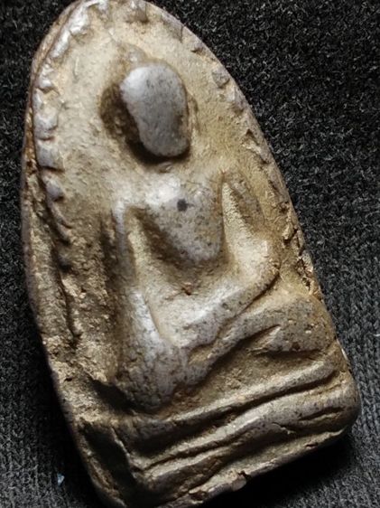 พระรอดลำพูนพิมพ์ต้อเนื้อเขียวแกร่งๆเลยครับ รูปที่ 5