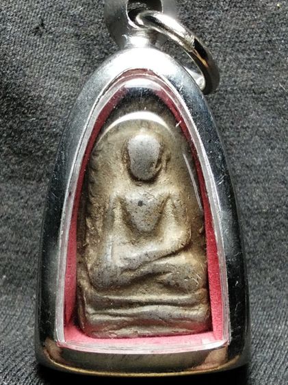 พระรอดลำพูนพิมพ์ต้อเนื้อเขียวแกร่งๆเลยครับ รูปที่ 2