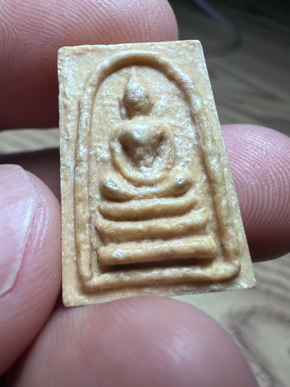 พระผงน้ำมันหลวงพ่อกวยหลังพระสีวลี