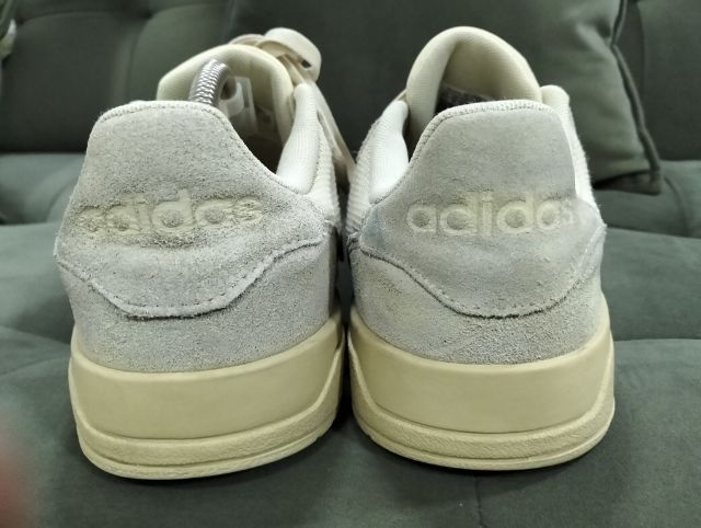 Adidas ลำลองมือสอง 43.5 ยาว27.5 วัสดุหนังกลับพื้นยางเต็ม ตำหนินวมส้นขาดจิ๊ดนึงตามภาพ ราคา 470 บาทรวมส่งเก็บเงินปลายทาง รูปที่ 8