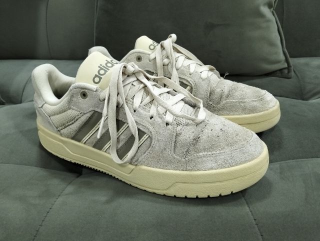 Adidas ลำลองมือสอง 43.5 ยาว27.5 วัสดุหนังกลับพื้นยางเต็ม ตำหนินวมส้นขาดจิ๊ดนึงตามภาพ ราคา 470 บาทรวมส่งเก็บเงินปลายทาง รูปที่ 2