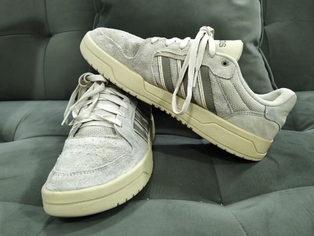 Adidas ลำลองมือสอง 43.5 ยาว27.5 วัสดุหนังกลับพื้นยางเต็ม ตำหนินวมส้นขาดจิ๊ดนึงตามภาพ ราคา 470 บาทรวมส่งเก็บเงินปลายทาง รูปที่ 6