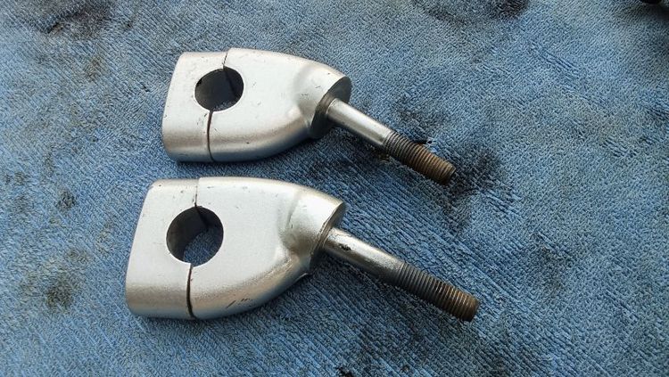 ตุ๊กตาเยื้อง สำหรับแฮนด์ 22 มิล ถอดออกจาก Re 650 ขับขี่สบายขึ้น ราคารวมส่ง