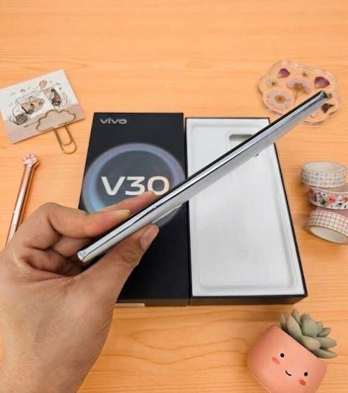 Vivo V30 ram12 rom256gb สีขาวมือ2 สภาพสวย รูปที่ 4