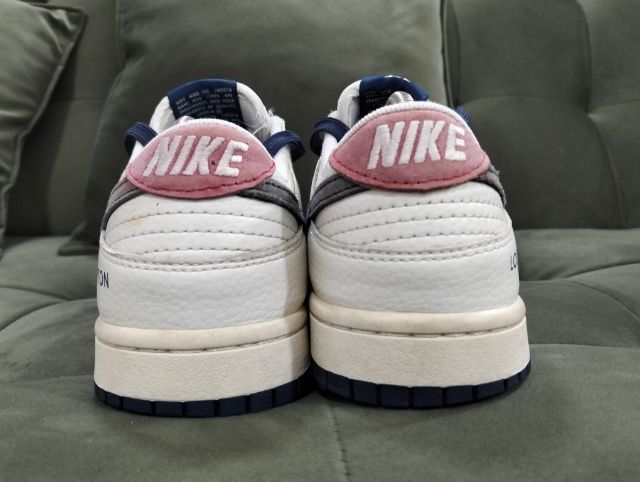 รองเท้าไนกี้มือสองวัสดูหนัง size 42 ยาว 26.5 ซม. ราคา 370 บาทรวมส่งเก็บเงินปลายทาง รูปที่ 6