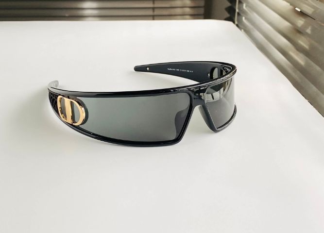 อื่นๆ แว่นตากันแดด เเว่นกันแดด Dior