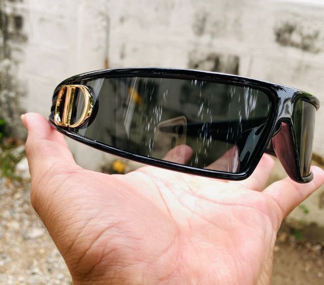 เเว่นกันแดด Dior รูปที่ 12