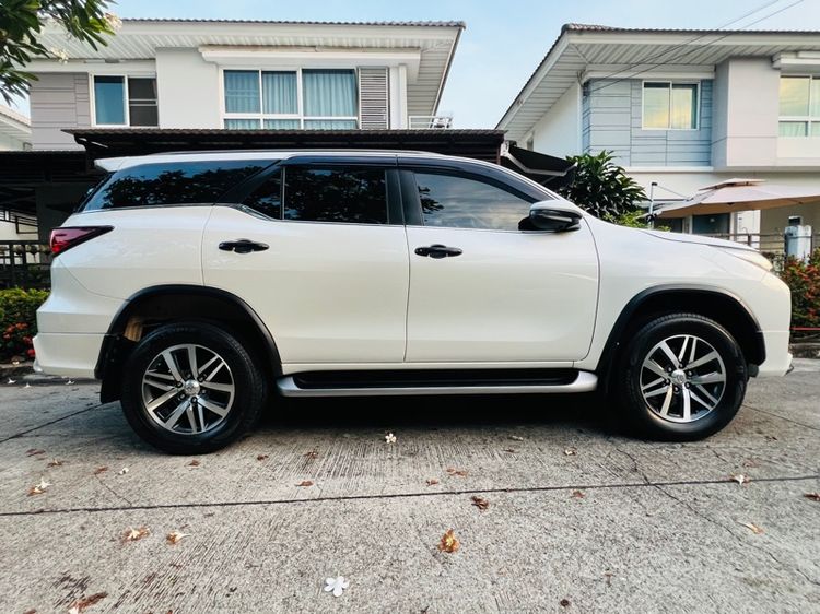 Toyota Fortuner 2020 2.4 V Utility-car ดีเซล ไม่ติดแก๊ส เกียร์อัตโนมัติ ขาว รูปที่ 4
