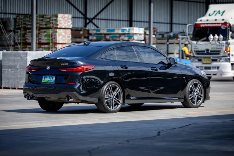 BMW Series 2 2022 220i Sedan เบนซิน ดำ รูปที่ 3