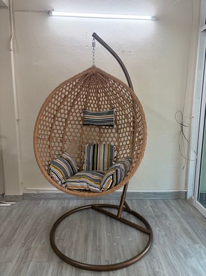 หวาย ชิงช้ารังนกสีเบจ พร้อมเบาะ มือสอง