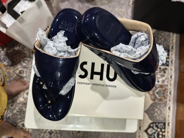 รองเท้า ชู จากช็อป ใส่ แค่ครั้งเดียว รูปที่ 5