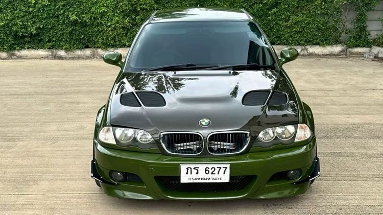 รถ BMW Series 3 318i สี เขียว