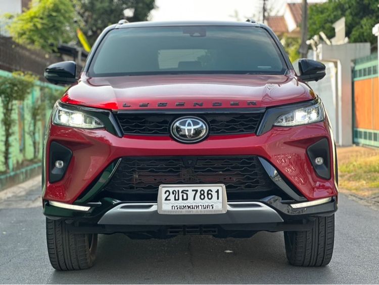 รถ Toyota Fortuner 2.8 Legender Black Top สี แดง