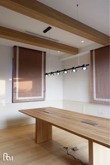 โต๊ะประชุม ไม้โอ๊ค หรือโต๊ะ Co-working โดยช่างฝีมือคนไทย  รูปที่ 3