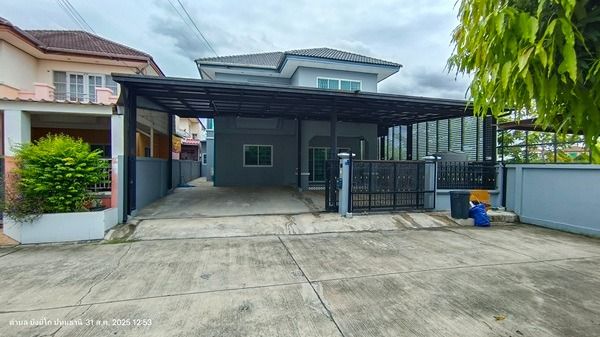 ขายหรือให้เช่า บ้านเดี่ยว 2 ชั้น ม.แพรมาพรเพลสคลองสี่ เนื้อที่ 60 ตรว. 4 นอน 3 น้ำ จอดรถได้ 3-4 คัน ต่อเดิมใหม่ทั้งหลังแล้ว