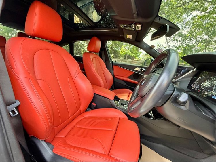 รถ BMW Series 2 220i สี ขาว