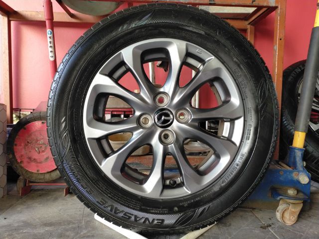 แม็กมาสด้า ขอบ15 สวยทุกวง พร้อมยางdunlop185 65 15 ปี23 ยางสวยทุกเส้นใส่ mazda 2 skyactiv รูปที่ 2
