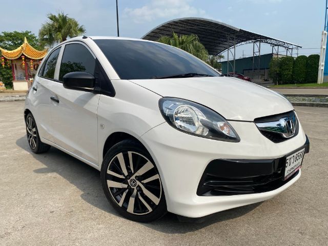 รถ Honda Brio 1.2 V สี ขาว