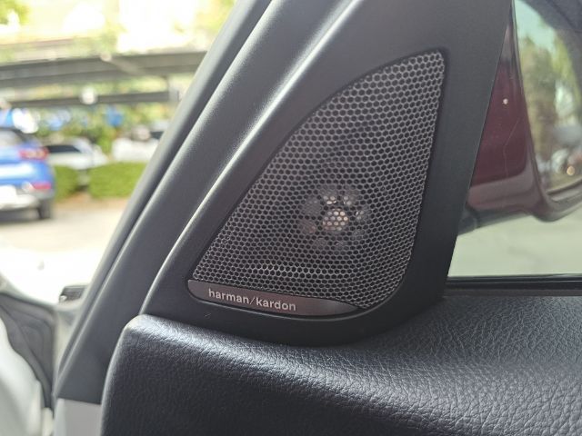 BMW Series 3 2018 330e Sedan ปลั๊กอินไฮบริด (PHEV) ไม่ติดแก๊ส เกียร์อัตโนมัติ ขาว รูปที่ 3