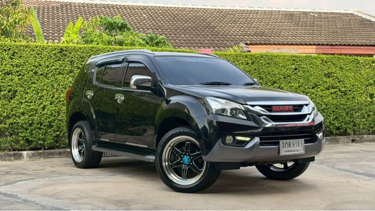 รถ Isuzu MU-X 3.0 Ultimate AT 2WD สี ดำ