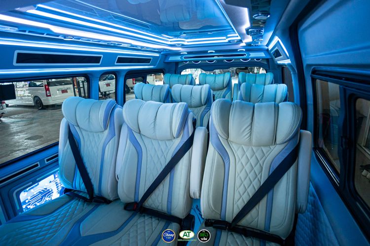 Toyota Commuter 2021 2.8 Van ดีเซล ไม่ติดแก๊ส เกียร์อัตโนมัติ เทา รูปที่ 3