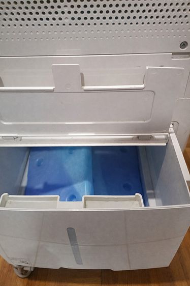 พัดลมไอเย็น Hatari AC PRO 12 ลิตร Air Cooler มือสอง สภาพดีมาก ใช้ประมาณ 7 เดือน แถมเจลทำความเย็น 2 ก้อน  รูปที่ 8