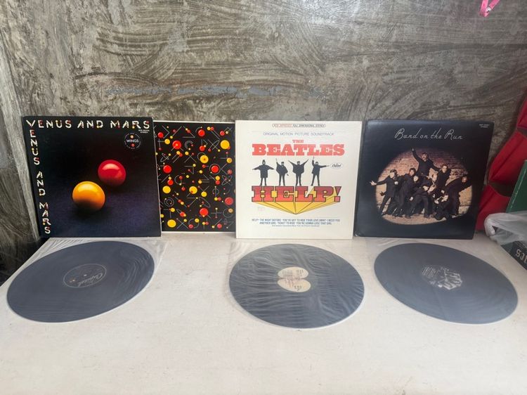 Box Set แผ่นเสียง 12 นิ้ว The Beatles and Wing “Blue Box” – Custom Collector’s Set Limited Curated Collection (1973–1983) รูปที่ 16