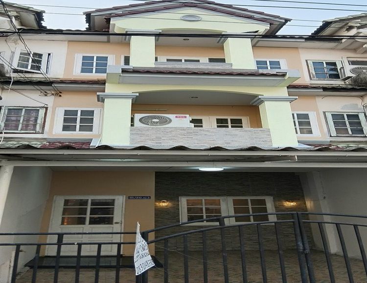 ขายหมู่บ้านหงส์ประยูร5ห้องนอน3ชั้นใกล้ถนนรัตนาธิเบศสถานีแยกบางพลู23 วา