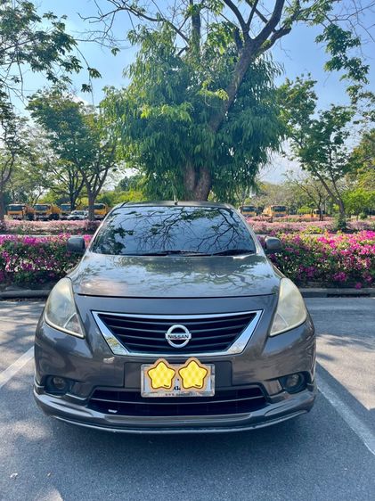 รถ Nissan Almera 1.2 V สี น้ำตาล