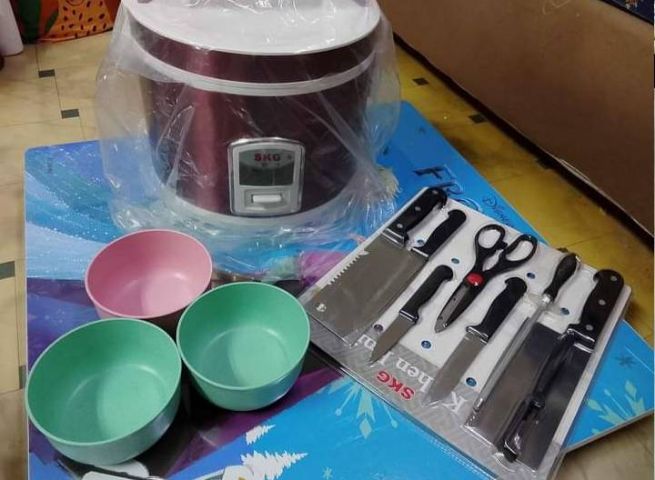 หม้อหุงข้าวSKG 1.8ลิตร พร้อมของแถม รูปที่ 2