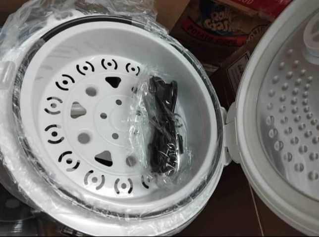 หม้อหุงข้าวSKG 1.8ลิตร พร้อมของแถม