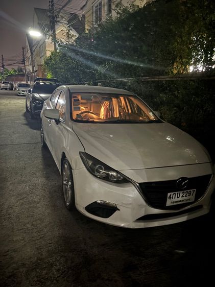 Mazda Mazda3 2015 2.0 E Sedan เบนซิน เกียร์อัตโนมัติ ขาว รูปที่ 4