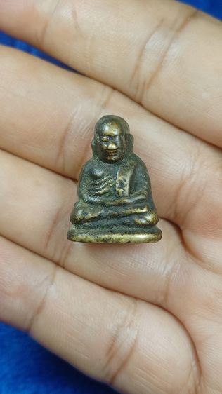 พระรูปหล่อ หลวงพ่อเงินปืนแตก พ.ศ.2528 พิมพ์นิยมเล็กพรุน