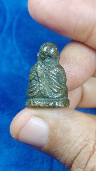 พระรูปหล่อ หลวงพ่อเงินปืนแตก พ.ศ.2528 พิมพ์เศียรกลมเล็ก รูปที่ 2