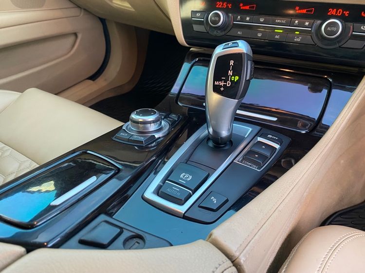 BMW Series 5 2013 520d Sedan ดีเซล เกียร์อัตโนมัติ ดำ รูปที่ 4