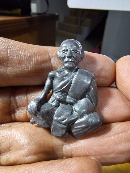 รูปเหมือนหลวงพ่อจง รุ่นกันภัย เนื้อตะกั่ว วัดหน้าต่างนอก ปี2503