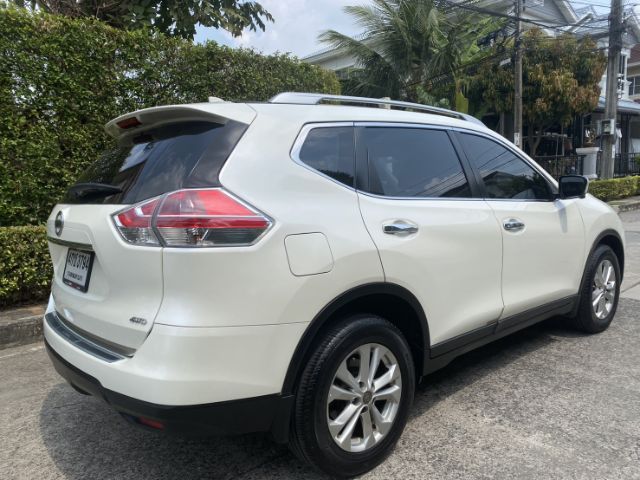 Nissan X-Trail 2015 2.0 V 4WD Utility-car เบนซิน ไม่ติดแก๊ส เกียร์อัตโนมัติ ขาว รูปที่ 3