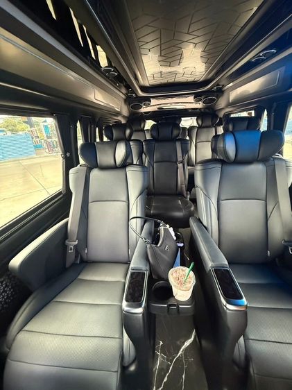 Toyota Commuter 2025 2.8 High Roof Van ดีเซล ไม่ติดแก๊ส เกียร์อัตโนมัติ บรอนซ์เงิน รูปที่ 3