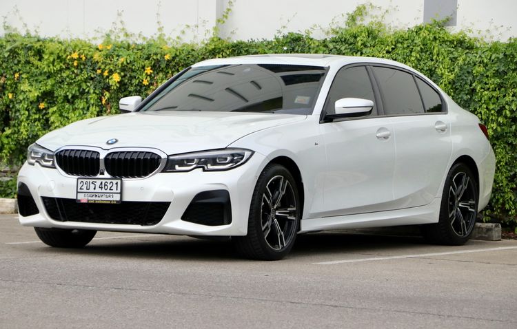 รถ BMW Series 3 330Li สี ขาว