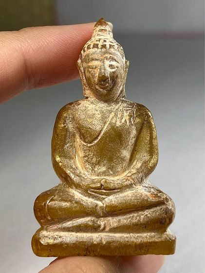 พระแก้วกรุฮอด เนื้อหินจุยเจีย หน้าตัก 1.3 นิ้ว สูง 2.3 นิ้ว