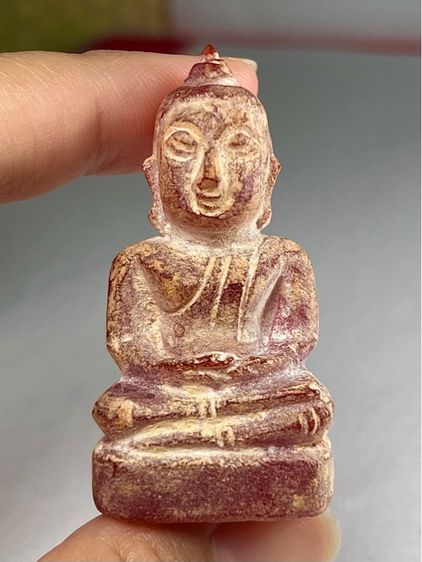 พระแก้วกรุฮอด เนื้อหินจุยเจีย หน้าตัก 1 นิ้ว สูง 2.3 นิ้ว