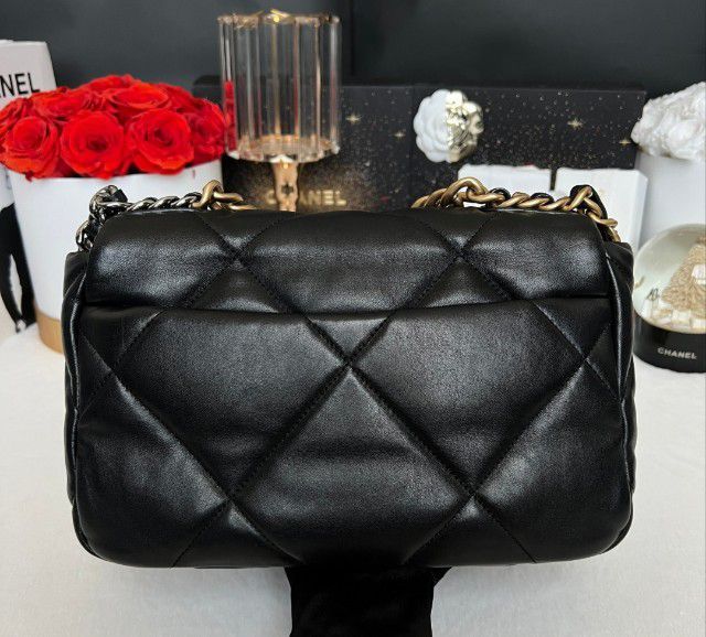 กระเป๋า chanel 19 สภาพสวย  รูปที่ 3